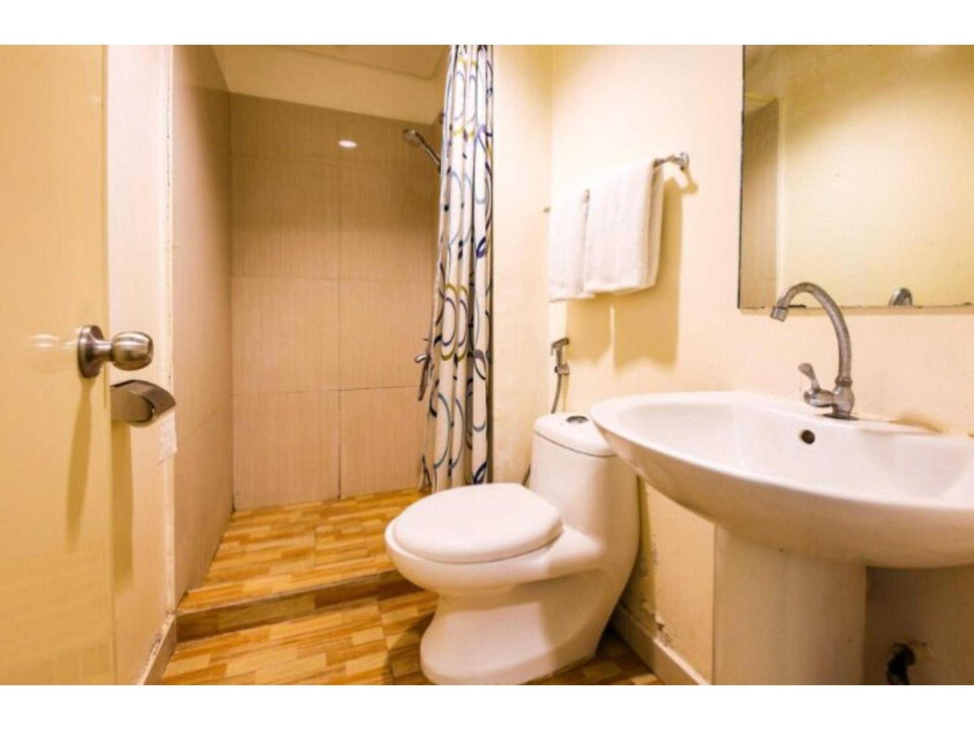Oyo 769 Poblacion Suites Polaris Μακάτι Εξωτερικό φωτογραφία