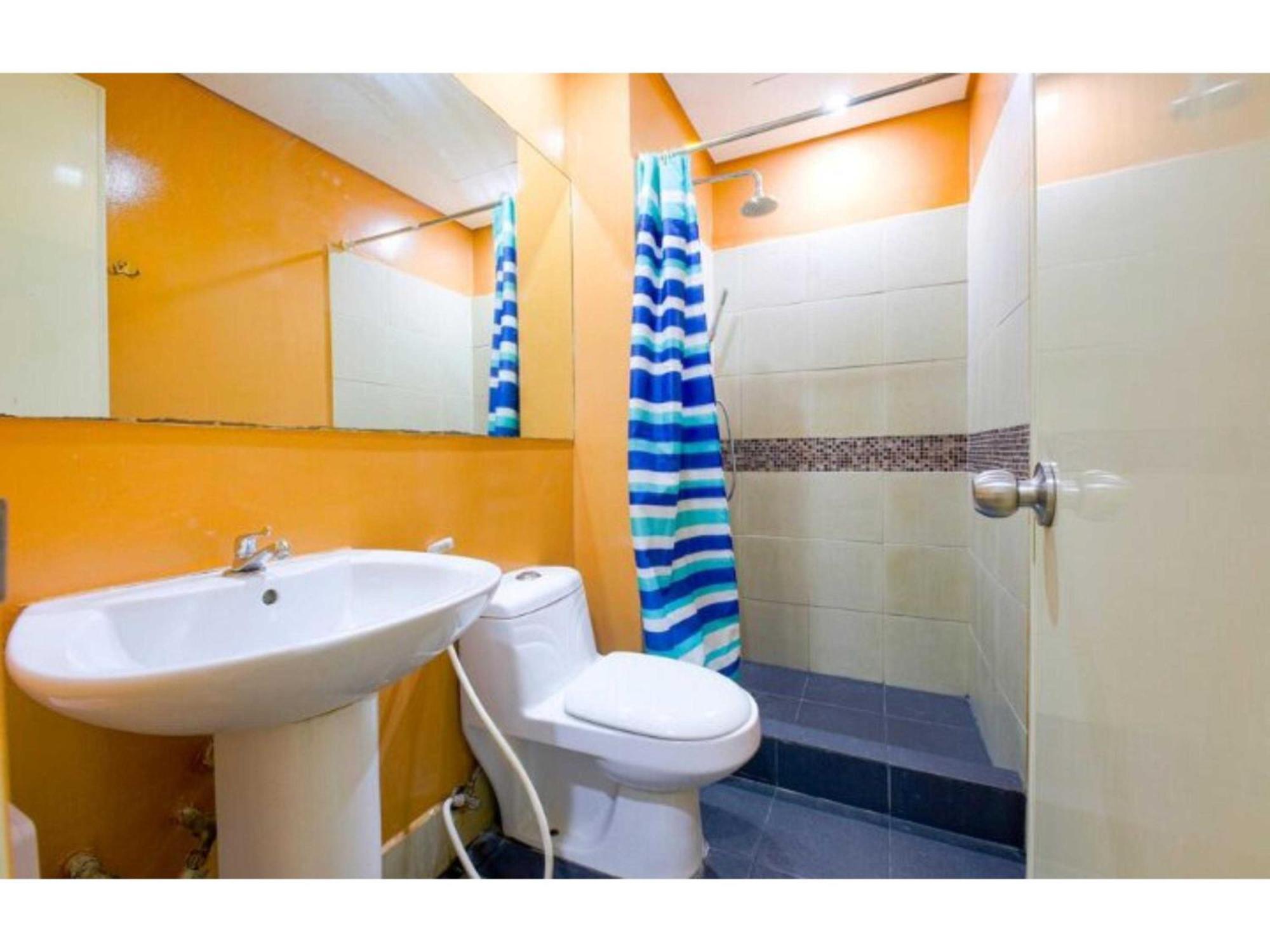 Oyo 769 Poblacion Suites Polaris Μακάτι Εξωτερικό φωτογραφία