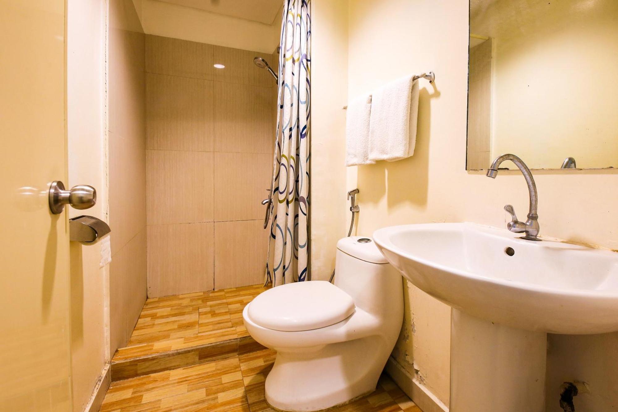 Oyo 769 Poblacion Suites Polaris Μακάτι Εξωτερικό φωτογραφία